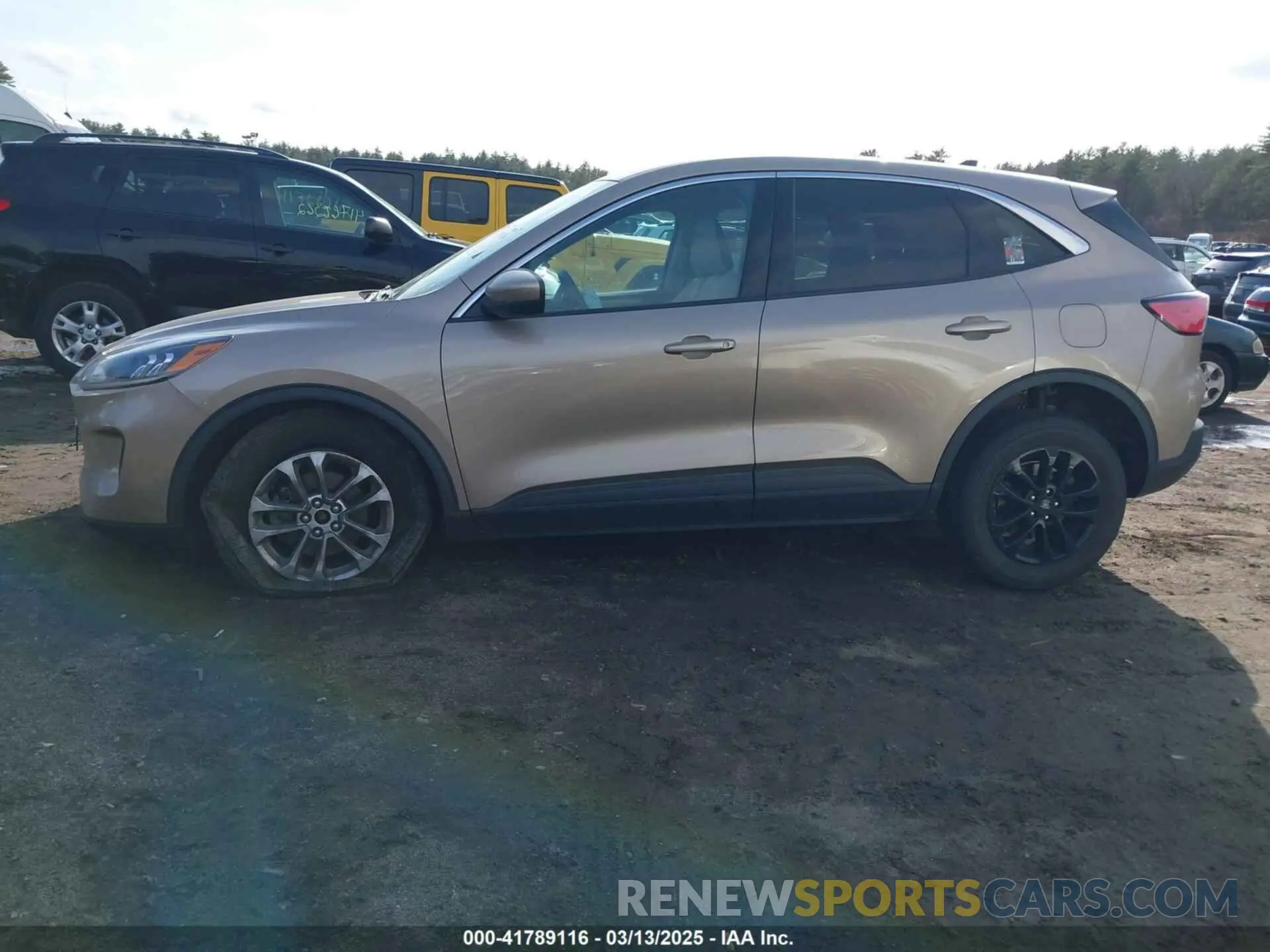 14 Photograph of a damaged car 1FMCU9G61LUB25162 FORD ESCAPE 2020