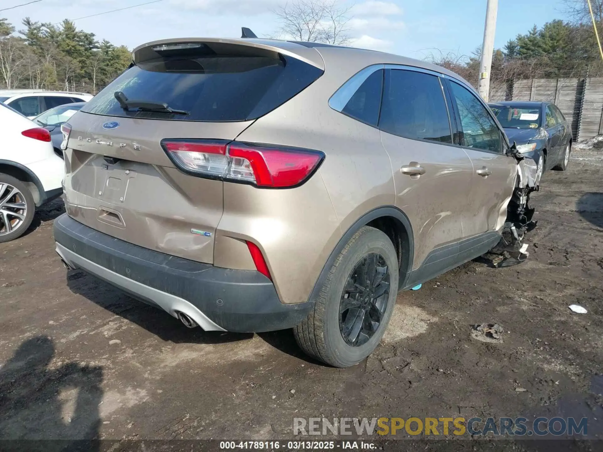 4 Photograph of a damaged car 1FMCU9G61LUB25162 FORD ESCAPE 2020