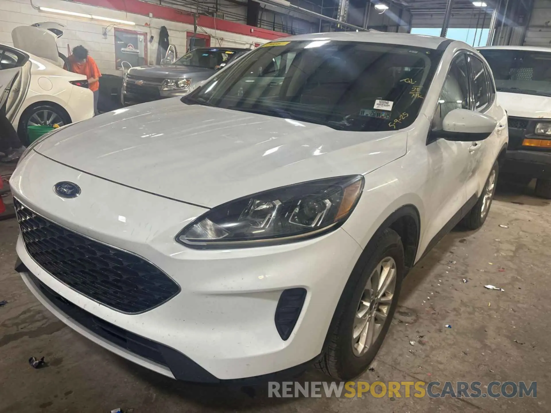 21 Photograph of a damaged car 1FMCU9G61LUB84020 FORD ESCAPE 2020