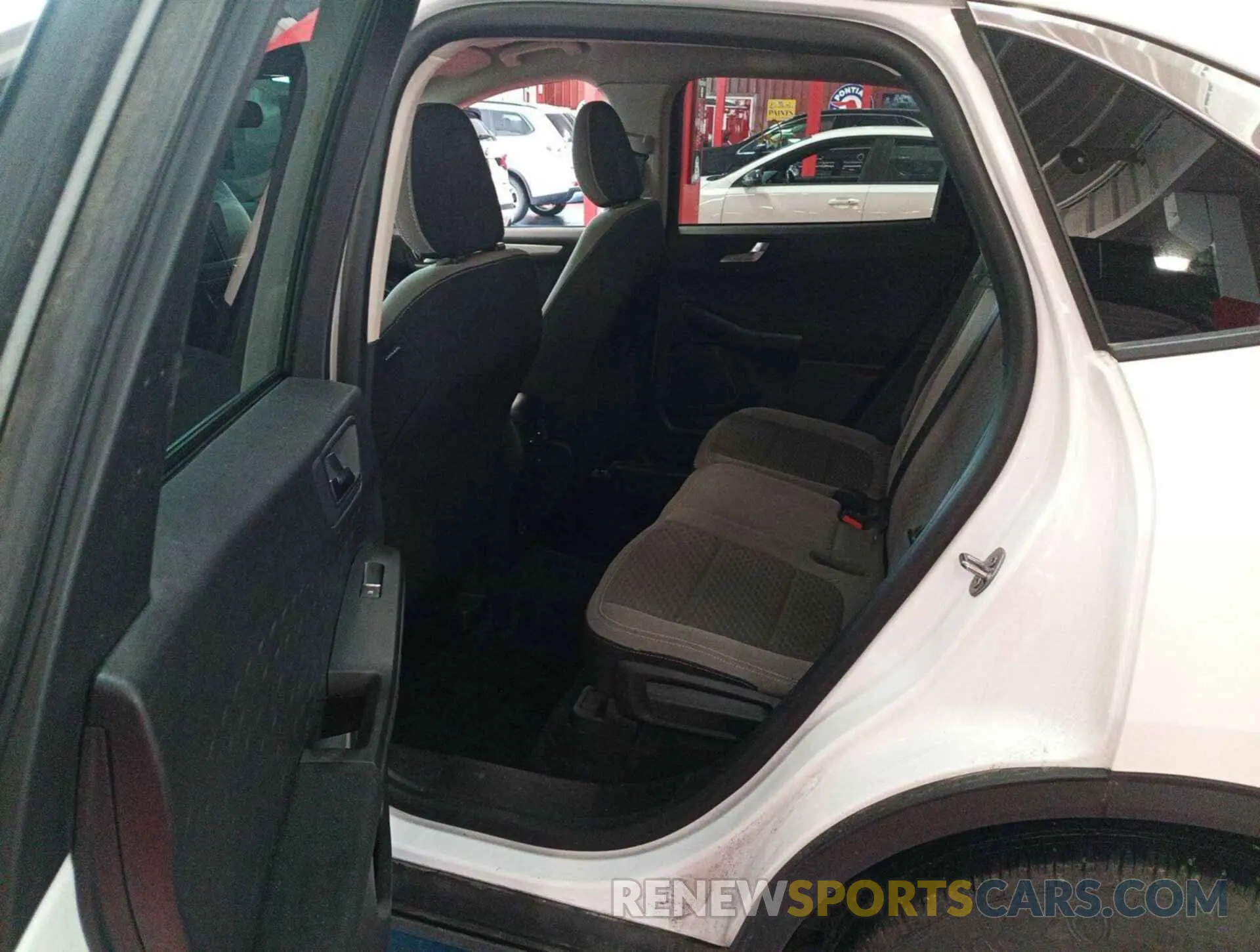 24 Photograph of a damaged car 1FMCU9G61LUB84020 FORD ESCAPE 2020
