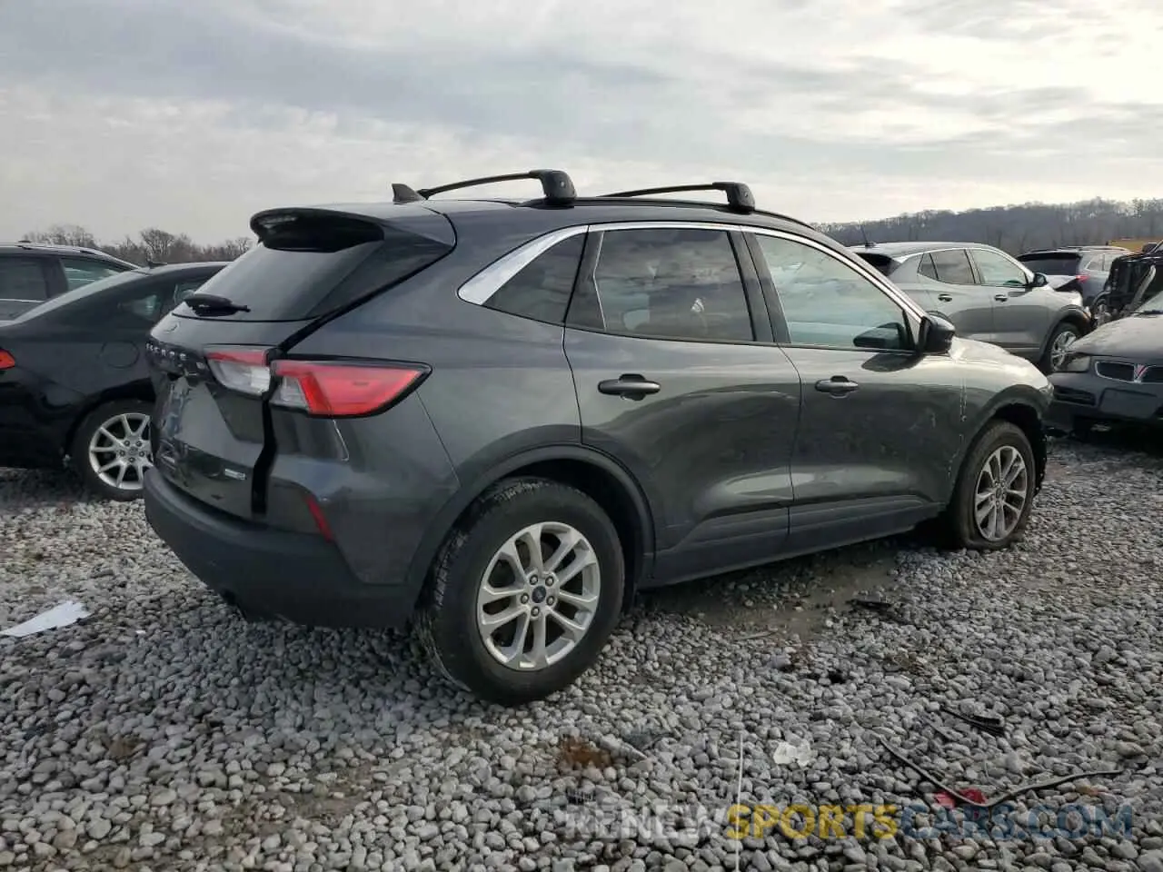 3 Photograph of a damaged car 1FMCU9G61LUB85975 FORD ESCAPE 2020