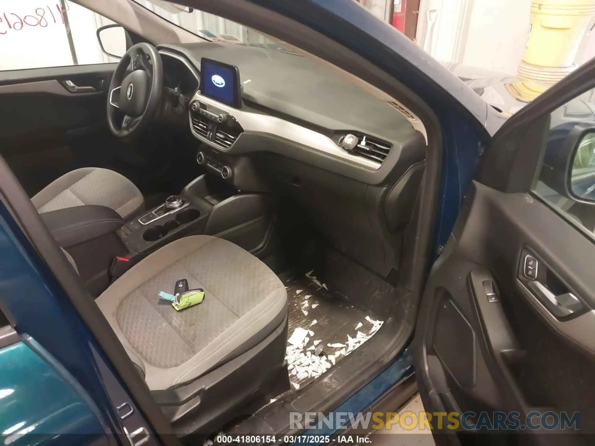 5 Photograph of a damaged car 1FMCU9G61LUC36987 FORD ESCAPE 2020