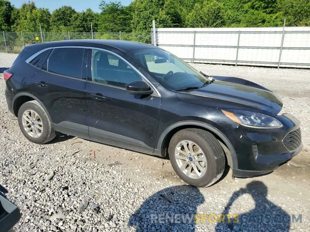 4 Photograph of a damaged car 1FMCU9G61LUC48167 FORD ESCAPE 2020