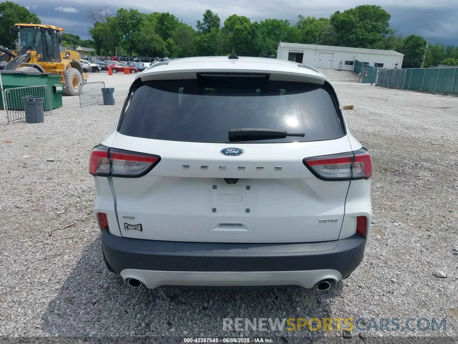 16 Photograph of a damaged car 1FMCU9G61LUC60769 FORD ESCAPE 2020