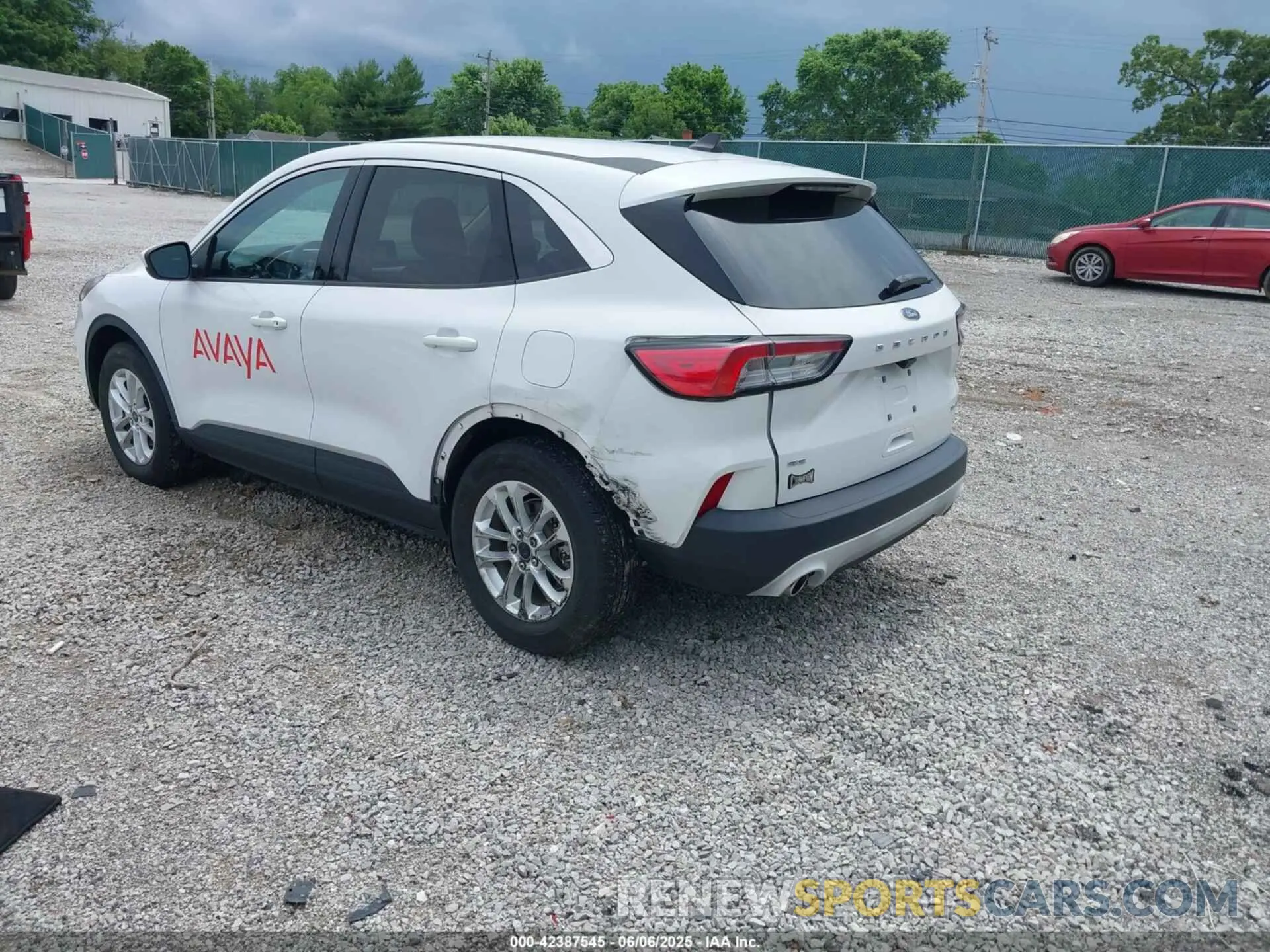 3 Photograph of a damaged car 1FMCU9G61LUC60769 FORD ESCAPE 2020