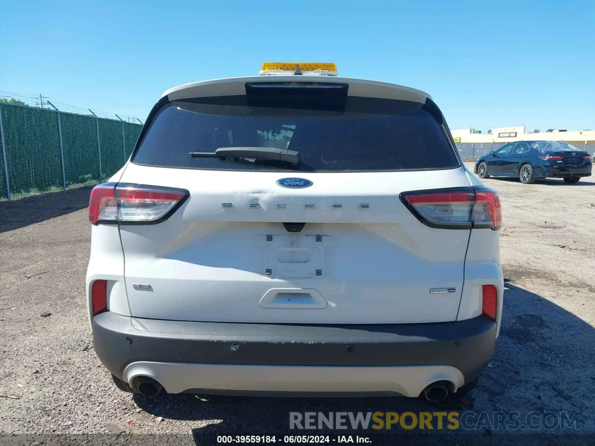 15 Photograph of a damaged car 1FMCU9G62LUA09288 FORD ESCAPE 2020
