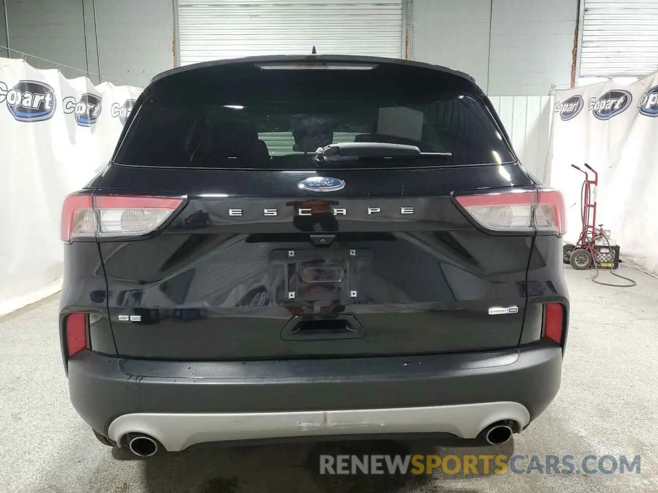 6 Photograph of a damaged car 1FMCU9G62LUA52710 FORD ESCAPE 2020