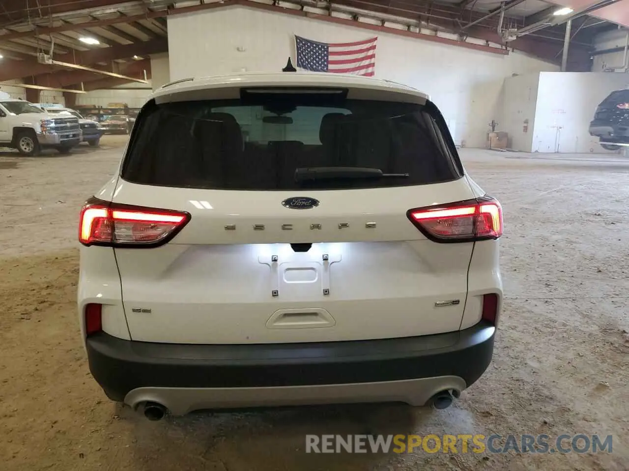 6 Photograph of a damaged car 1FMCU9G62LUA85917 FORD ESCAPE 2020