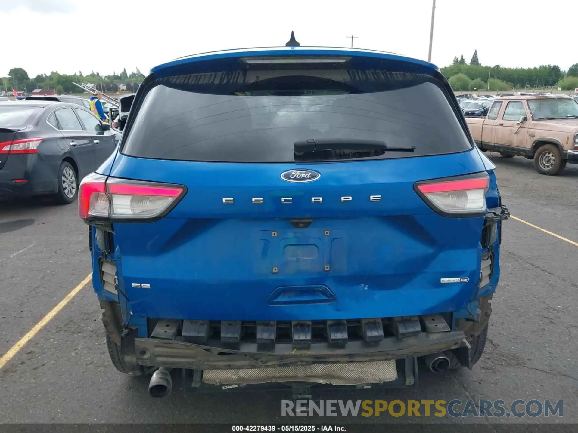 17 Photograph of a damaged car 1FMCU9G62LUB06927 FORD ESCAPE 2020