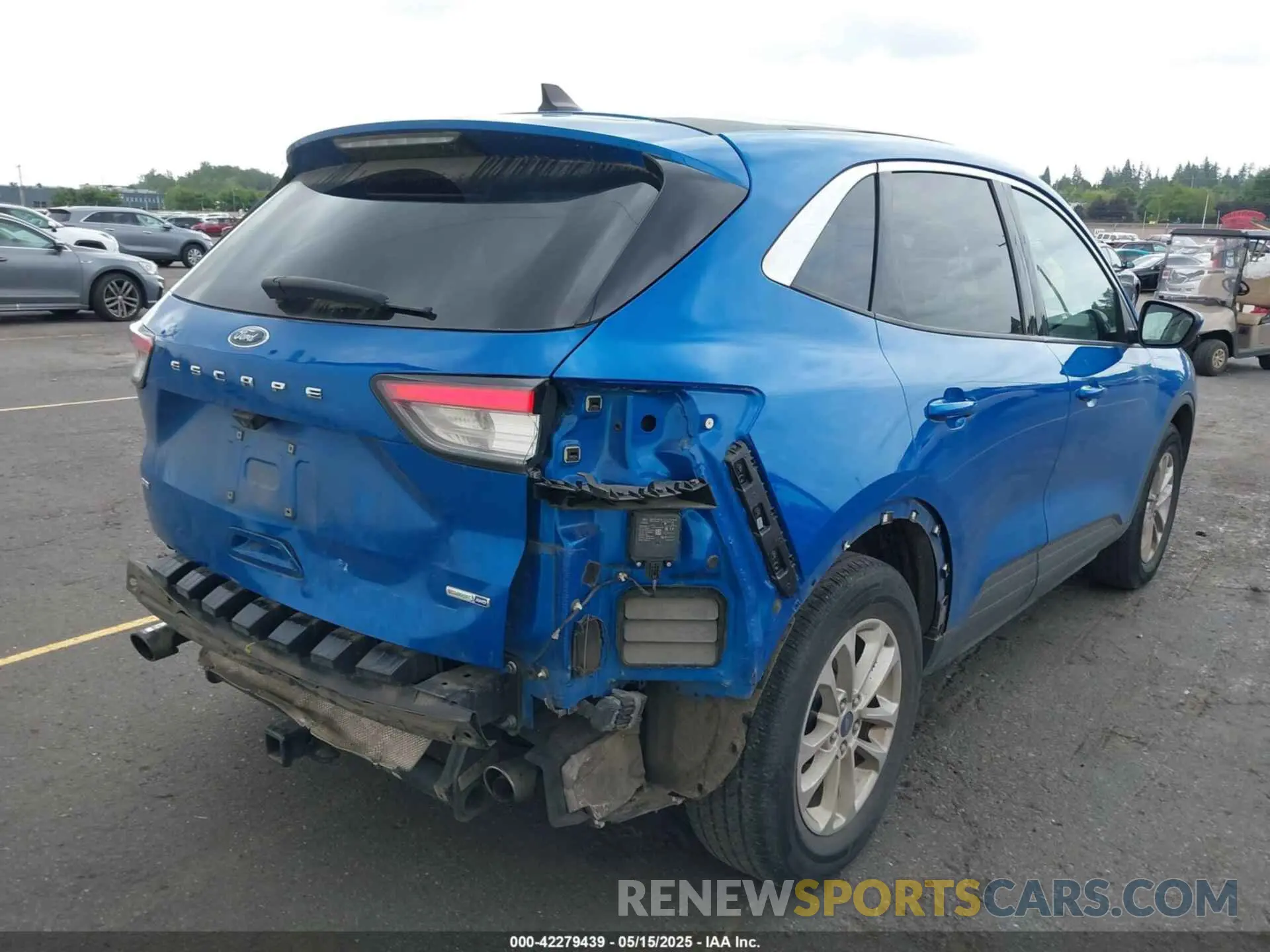 4 Photograph of a damaged car 1FMCU9G62LUB06927 FORD ESCAPE 2020