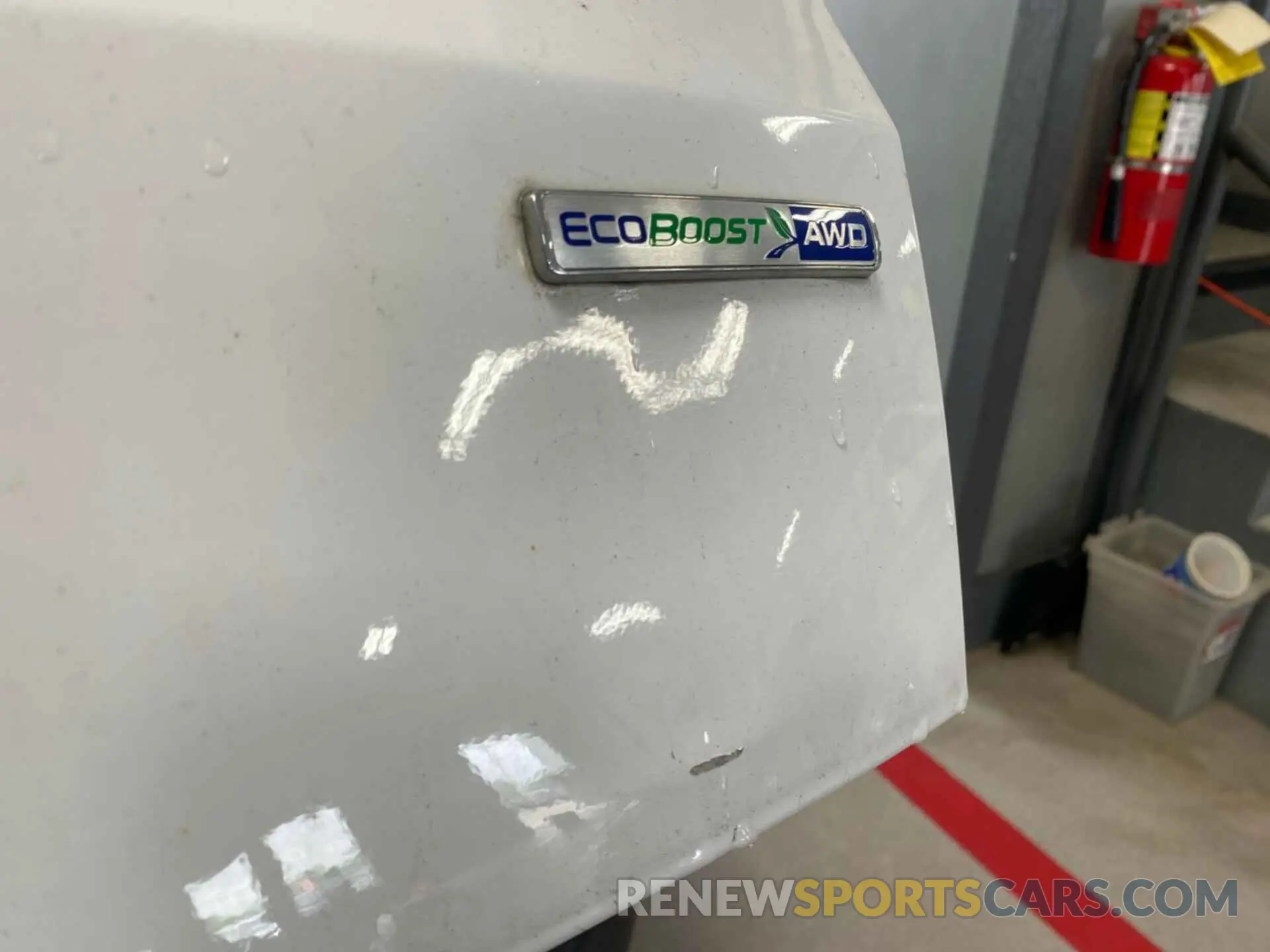 16 Photograph of a damaged car 1FMCU9G62LUB25686 FORD ESCAPE 2020