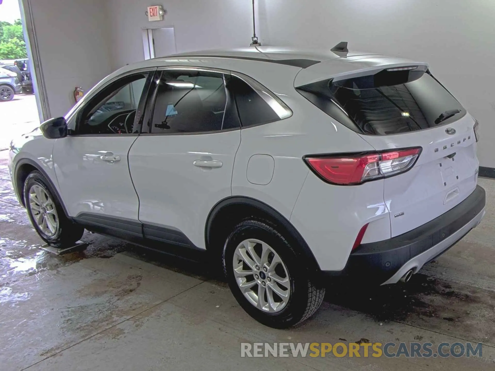 2 Photograph of a damaged car 1FMCU9G62LUB25686 FORD ESCAPE 2020