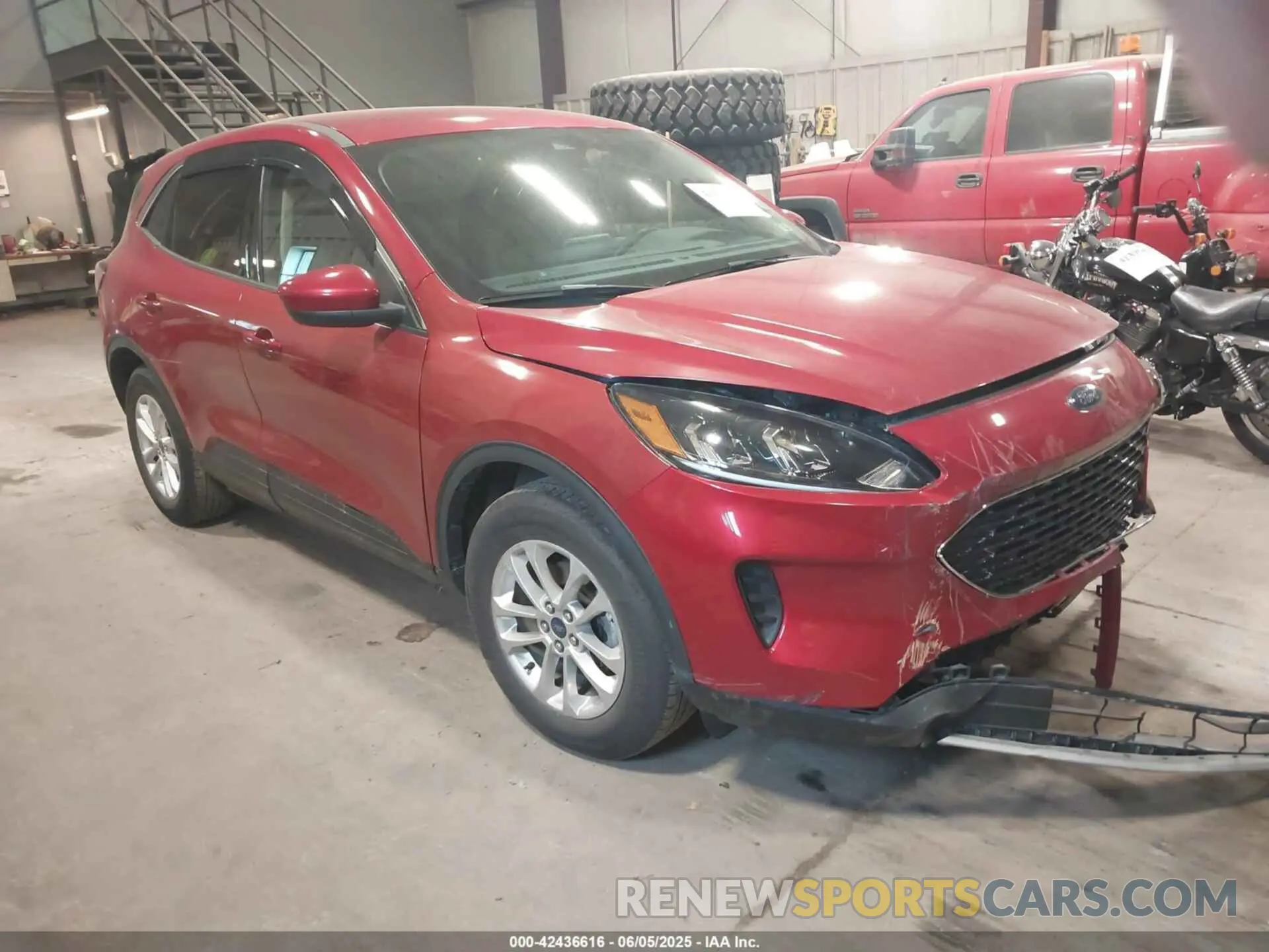 1 Photograph of a damaged car 1FMCU9G62LUB53522 FORD ESCAPE 2020