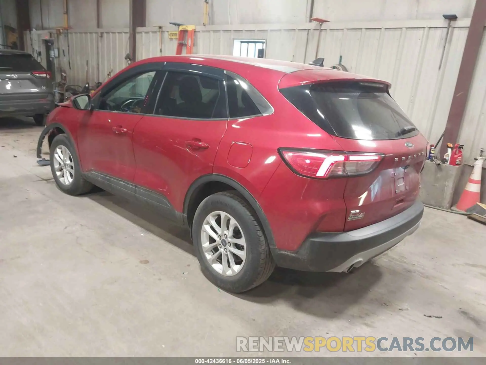 3 Photograph of a damaged car 1FMCU9G62LUB53522 FORD ESCAPE 2020