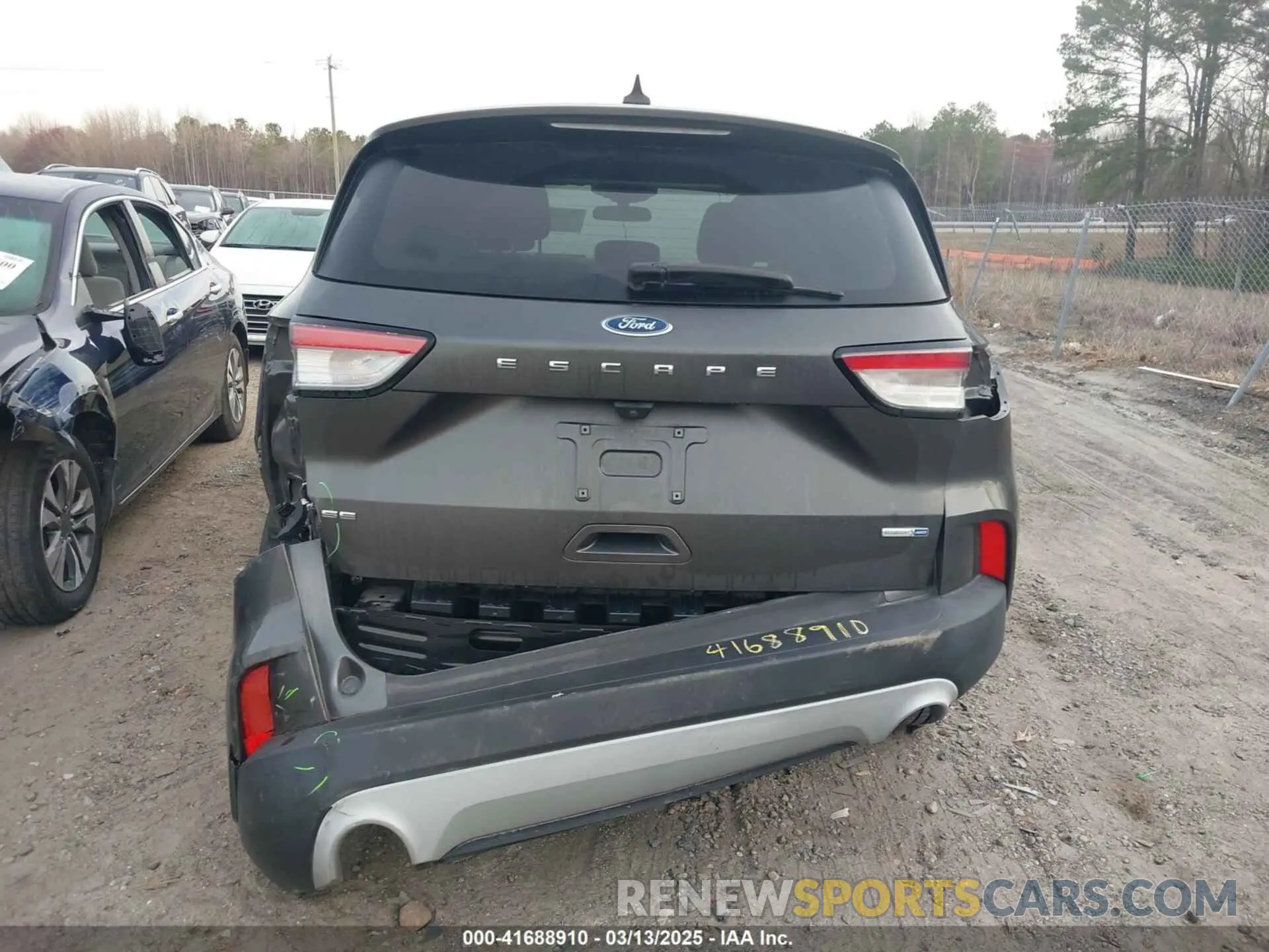 16 Photograph of a damaged car 1FMCU9G62LUB56744 FORD ESCAPE 2020