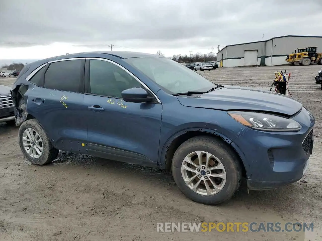 4 Photograph of a damaged car 1FMCU9G62LUB61362 FORD ESCAPE 2020