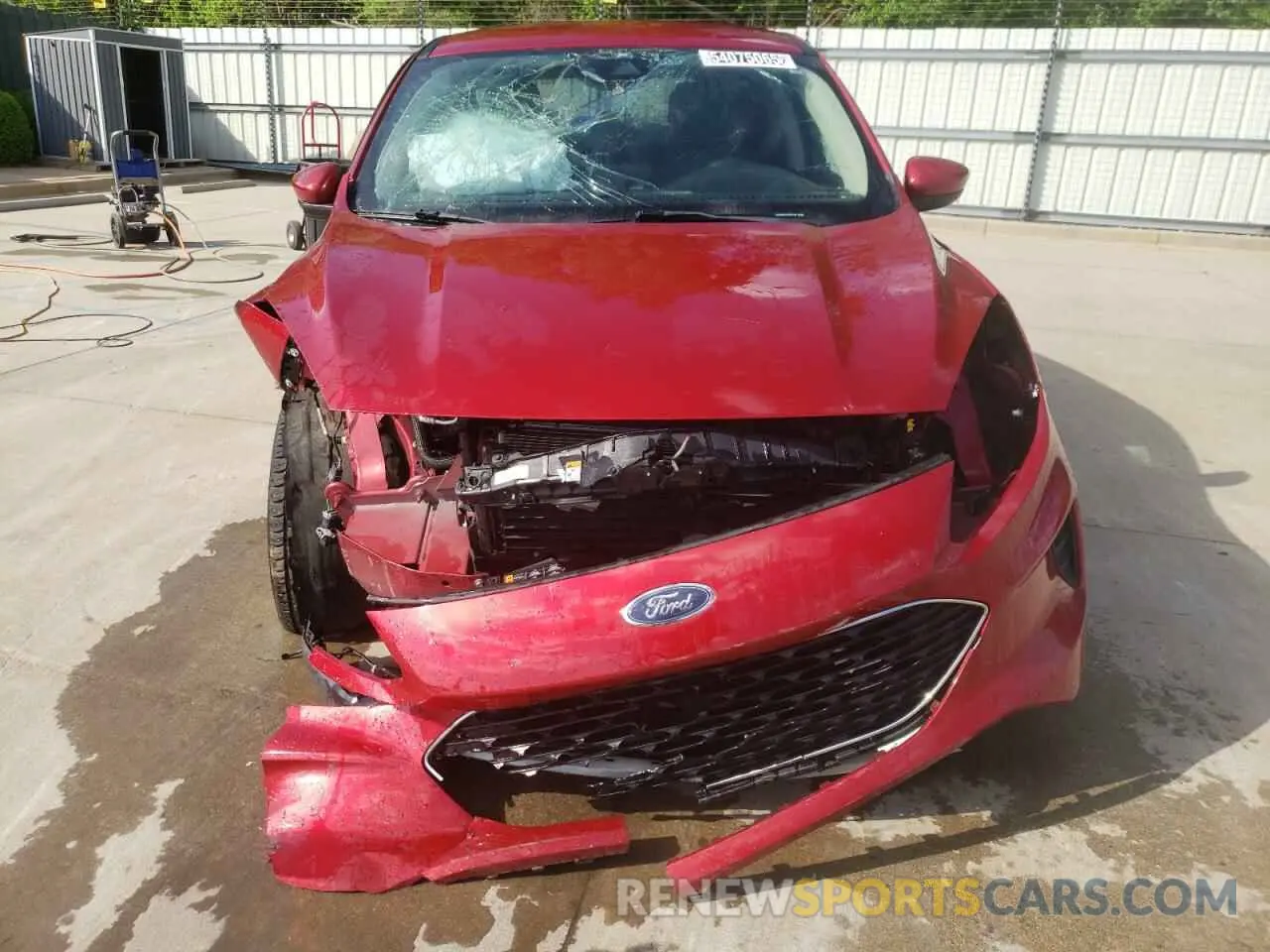 5 Photograph of a damaged car 1FMCU9G62LUB85385 FORD ESCAPE 2020