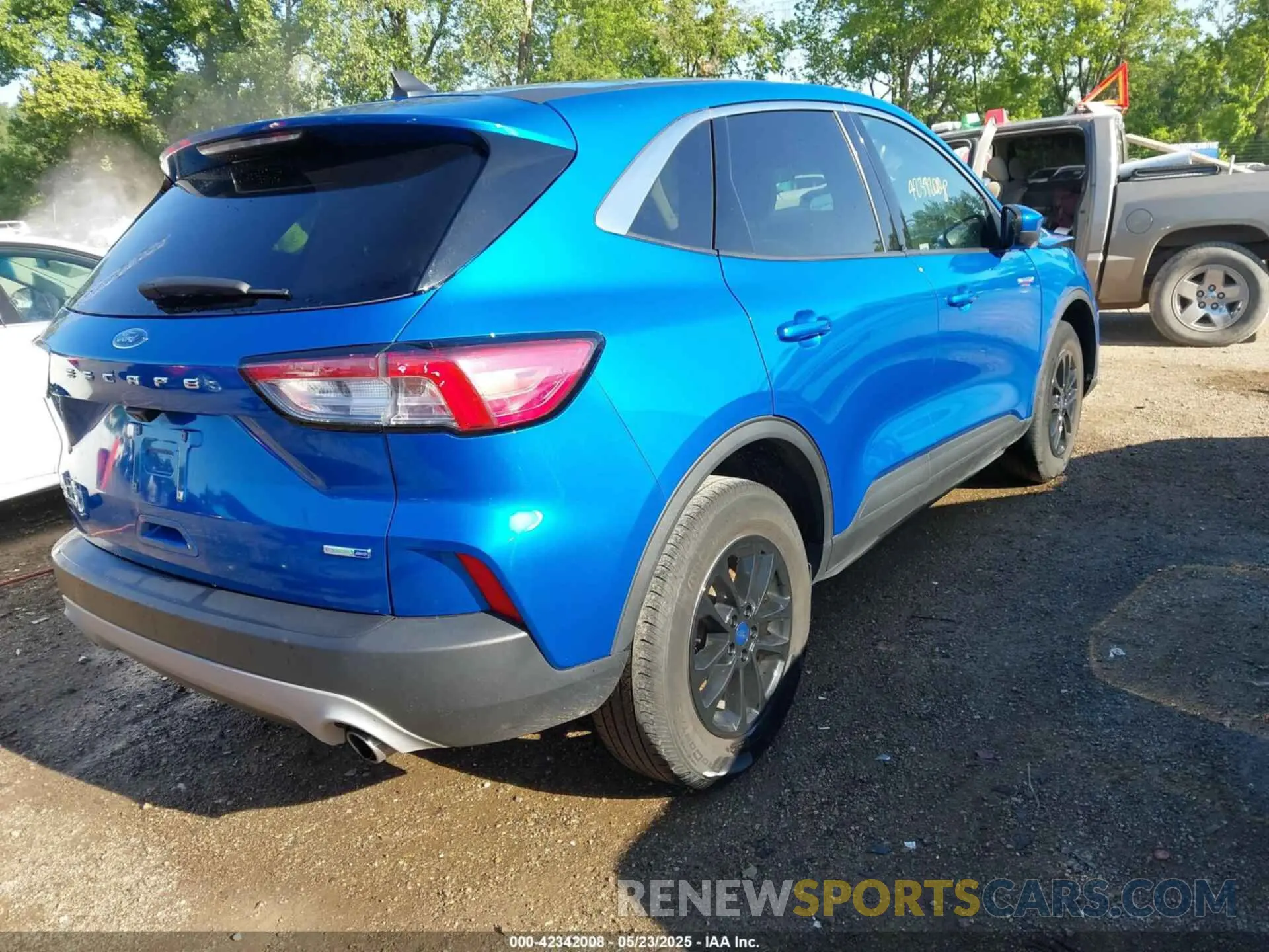 4 Photograph of a damaged car 1FMCU9G62LUC08521 FORD ESCAPE 2020