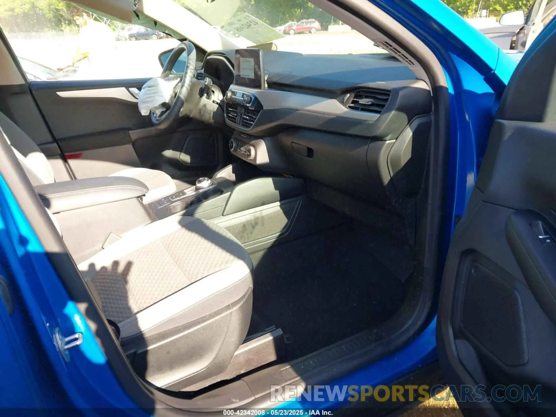 5 Photograph of a damaged car 1FMCU9G62LUC08521 FORD ESCAPE 2020