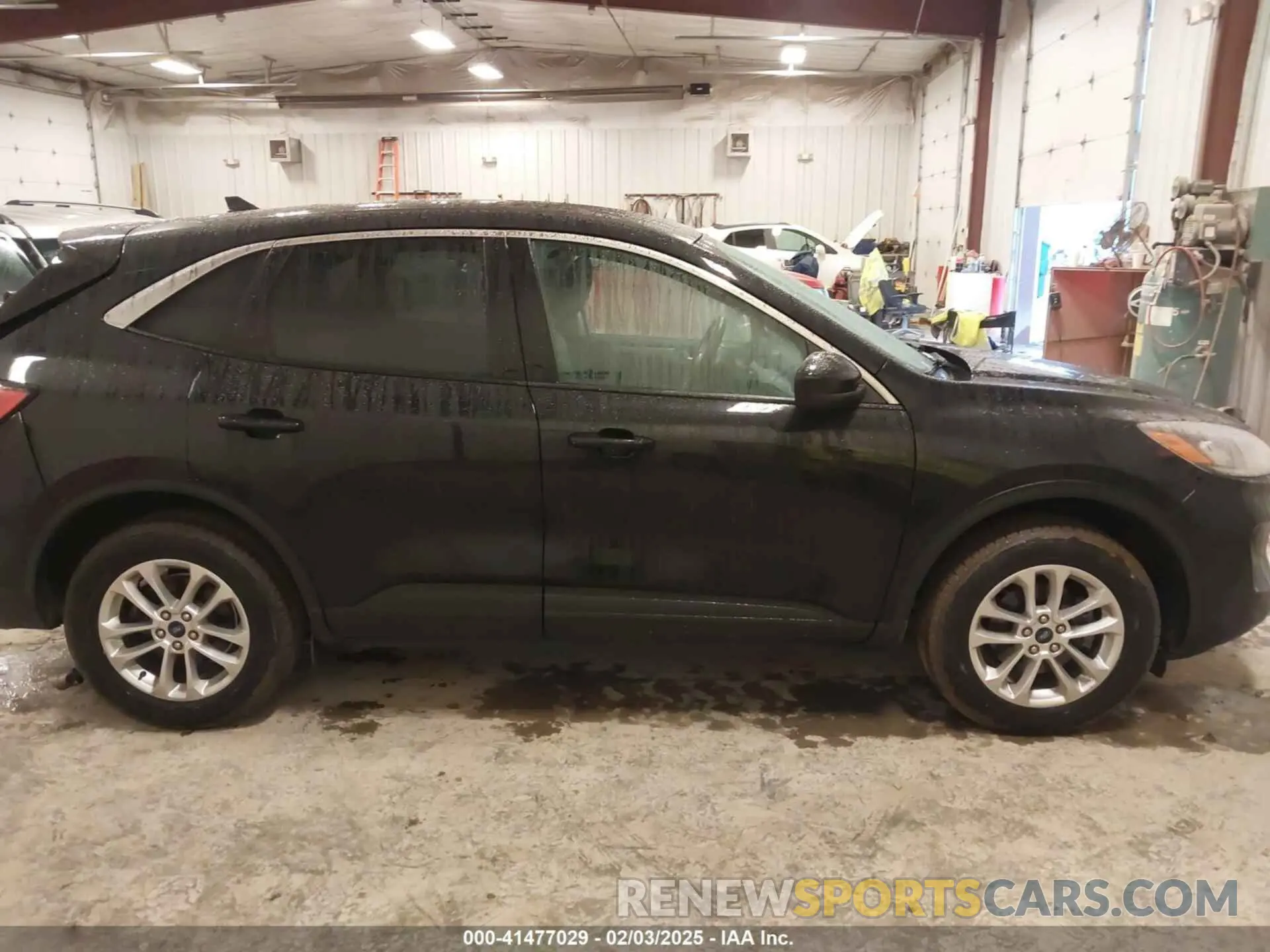 13 Photograph of a damaged car 1FMCU9G62LUC12617 FORD ESCAPE 2020