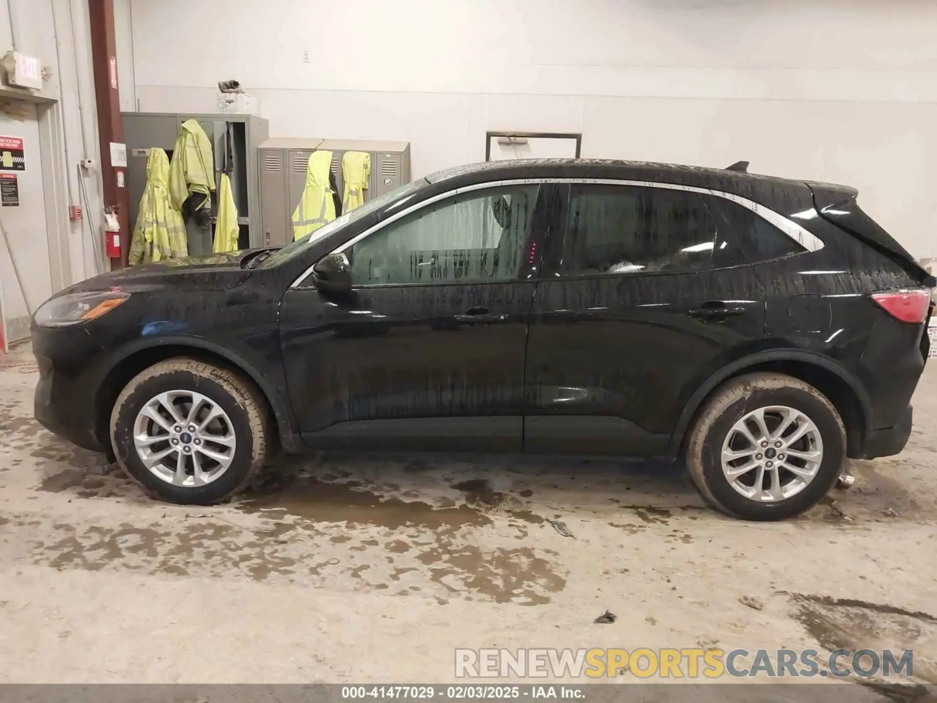 14 Photograph of a damaged car 1FMCU9G62LUC12617 FORD ESCAPE 2020