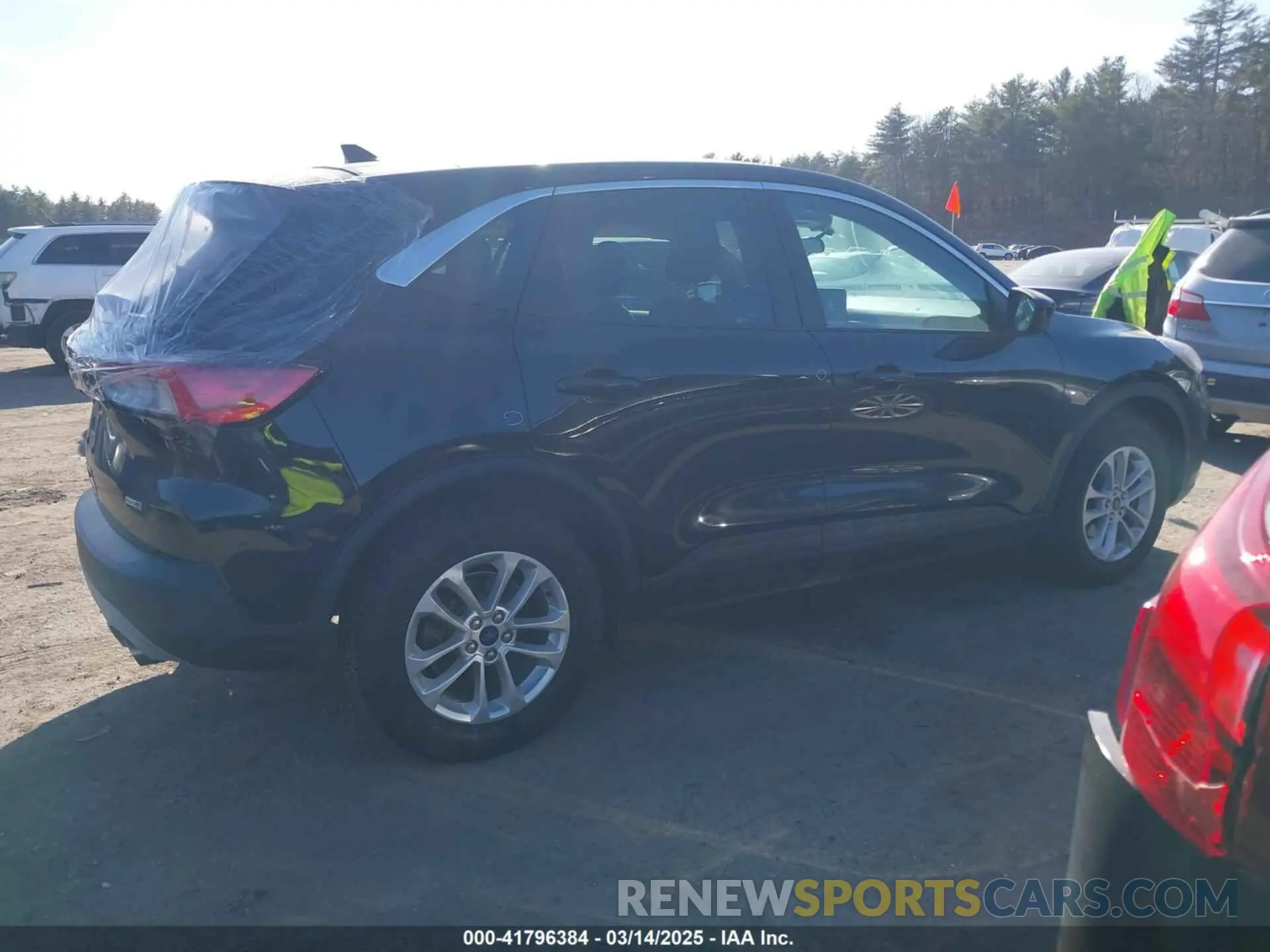13 Photograph of a damaged car 1FMCU9G62LUC22404 FORD ESCAPE 2020