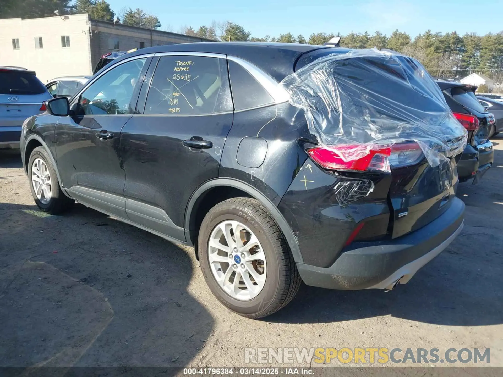 3 Photograph of a damaged car 1FMCU9G62LUC22404 FORD ESCAPE 2020