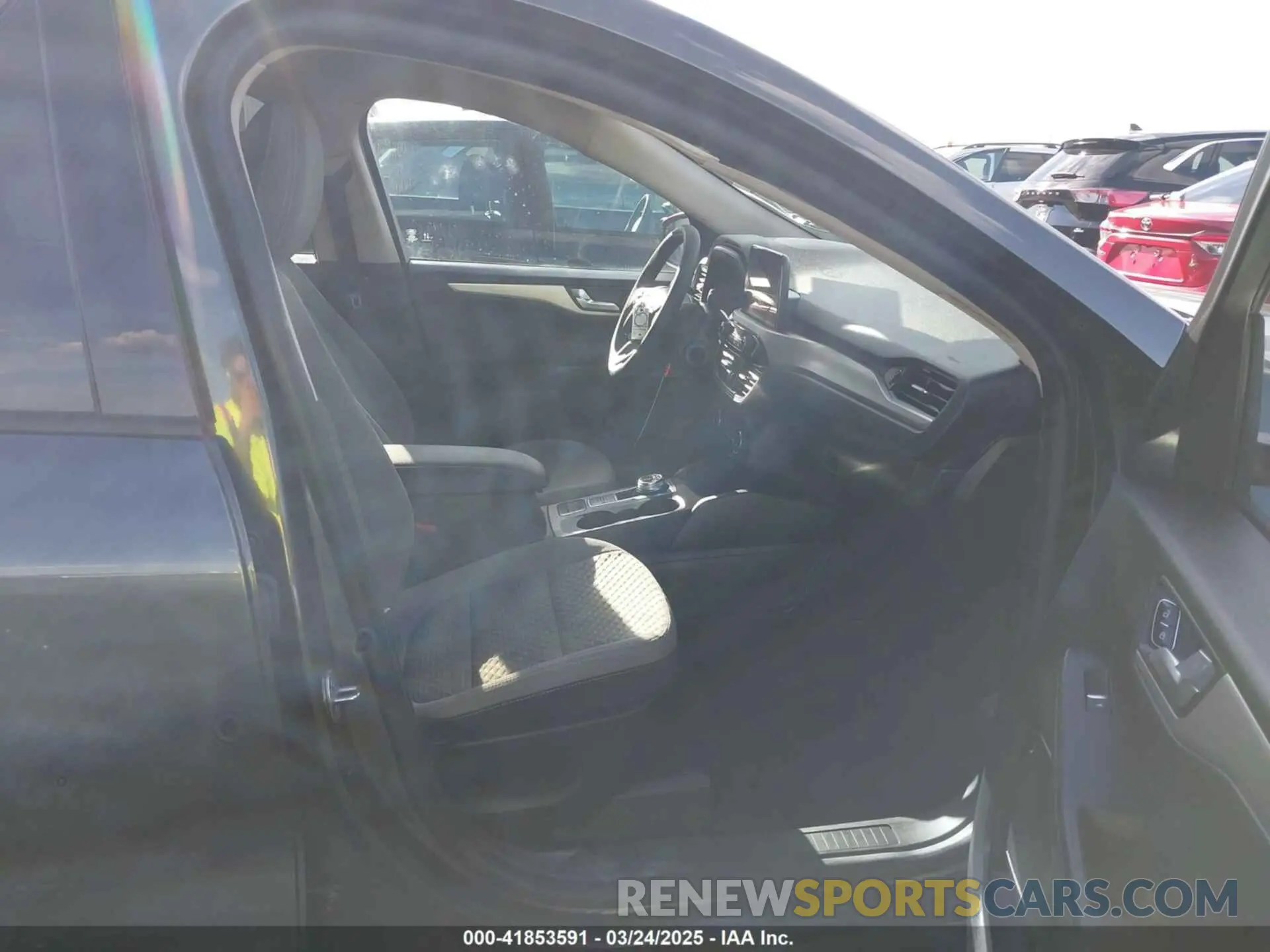 5 Photograph of a damaged car 1FMCU9G62LUC26338 FORD ESCAPE 2020