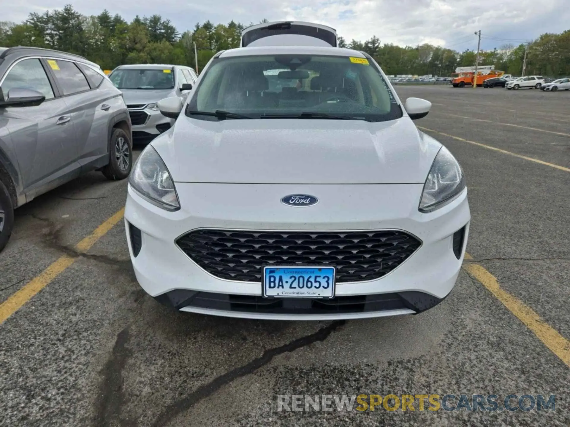 19 Photograph of a damaged car 1FMCU9G62LUC47075 FORD ESCAPE 2020