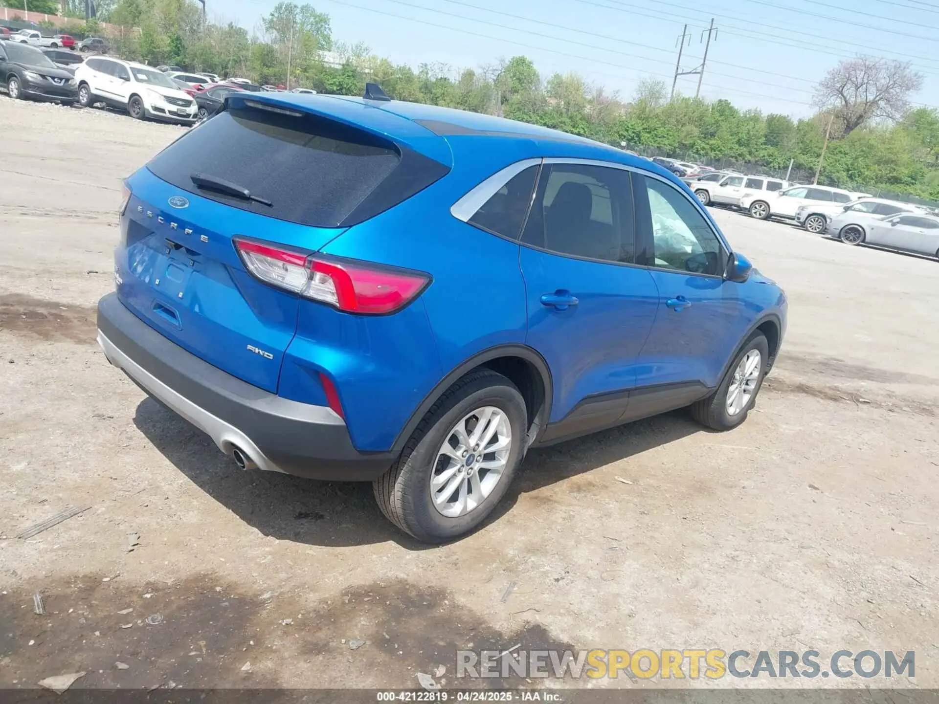 4 Photograph of a damaged car 1FMCU9G62LUC65043 FORD ESCAPE 2020