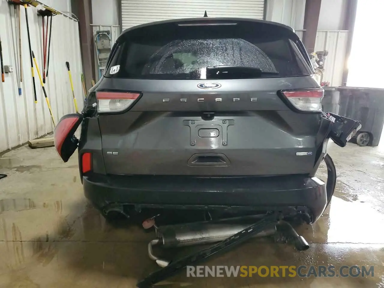 6 Photograph of a damaged car 1FMCU9G63LUA27895 FORD ESCAPE 2020
