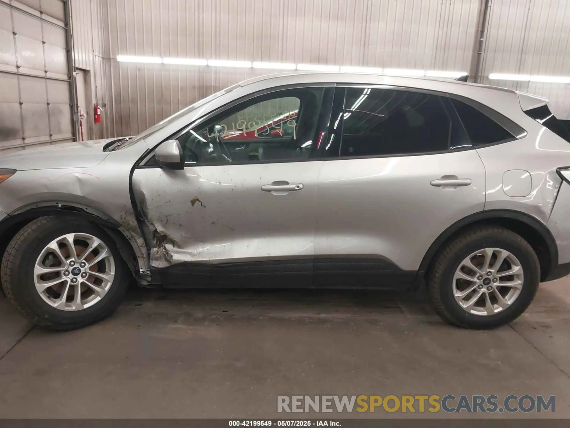 15 Photograph of a damaged car 1FMCU9G63LUA56720 FORD ESCAPE 2020