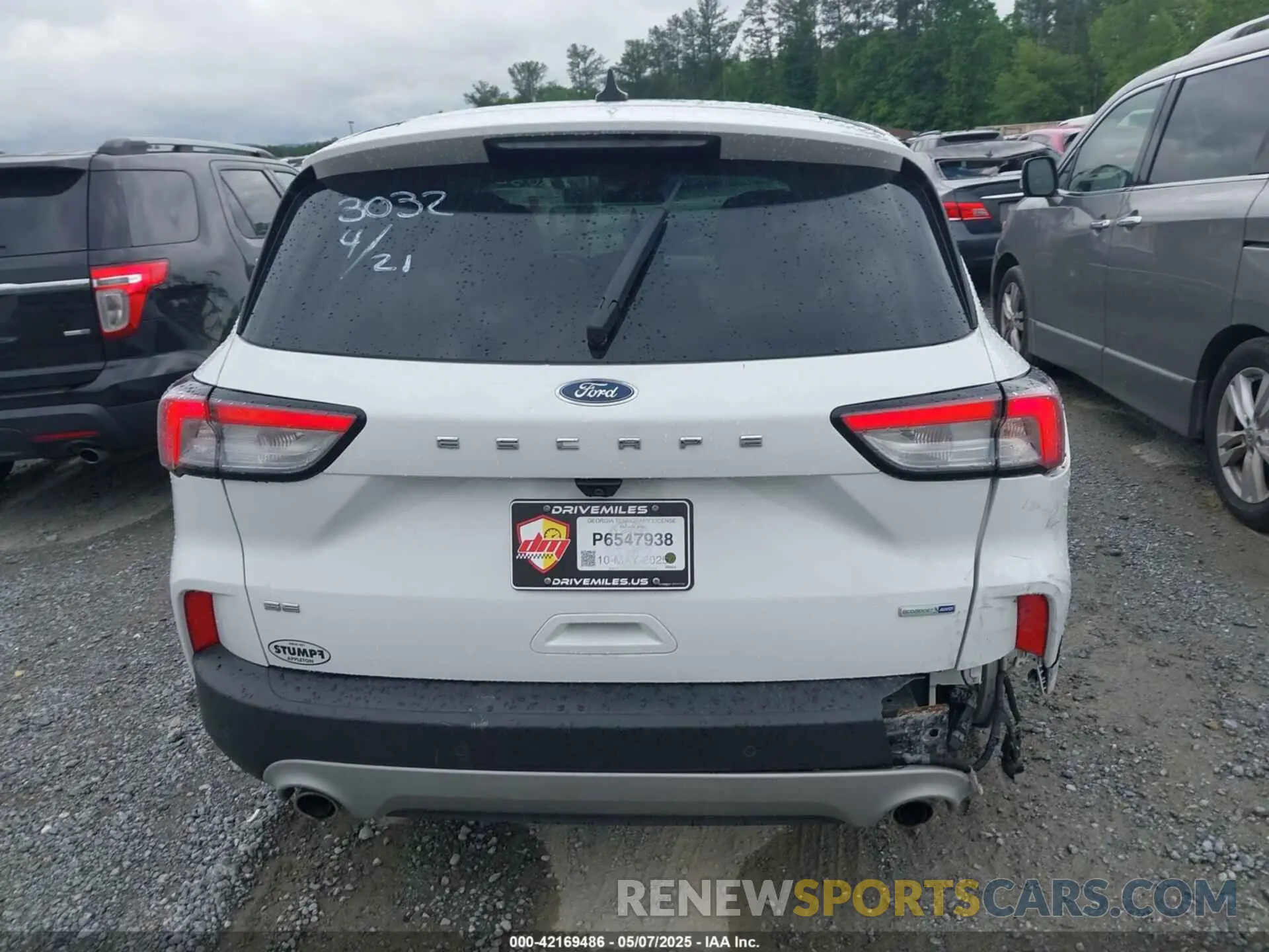 15 Photograph of a damaged car 1FMCU9G63LUB83032 FORD ESCAPE 2020