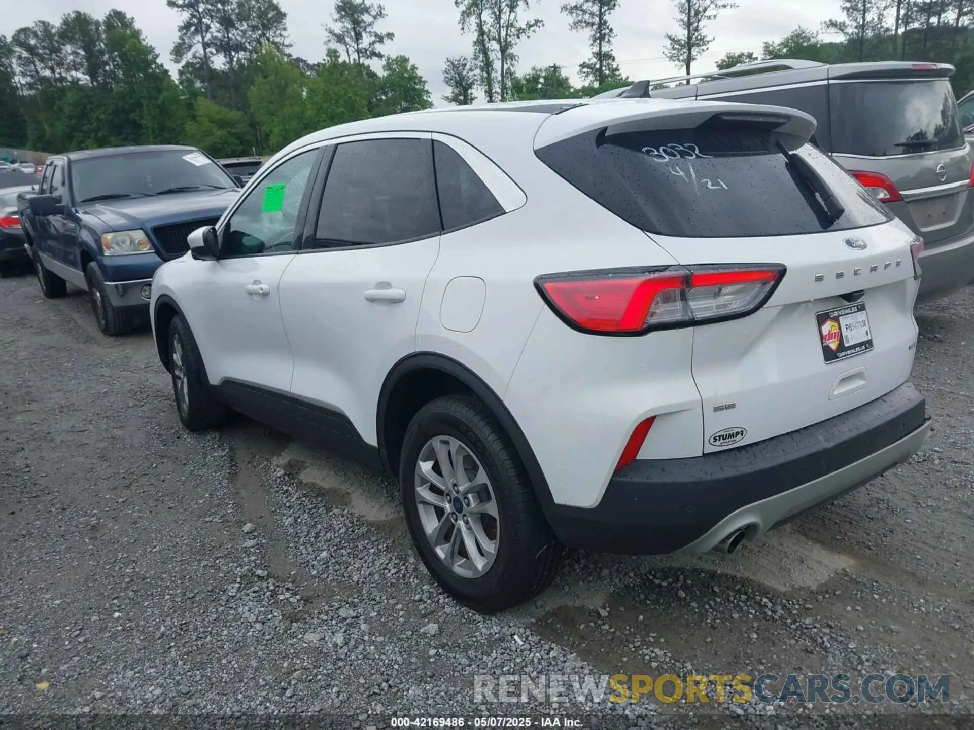 3 Photograph of a damaged car 1FMCU9G63LUB83032 FORD ESCAPE 2020