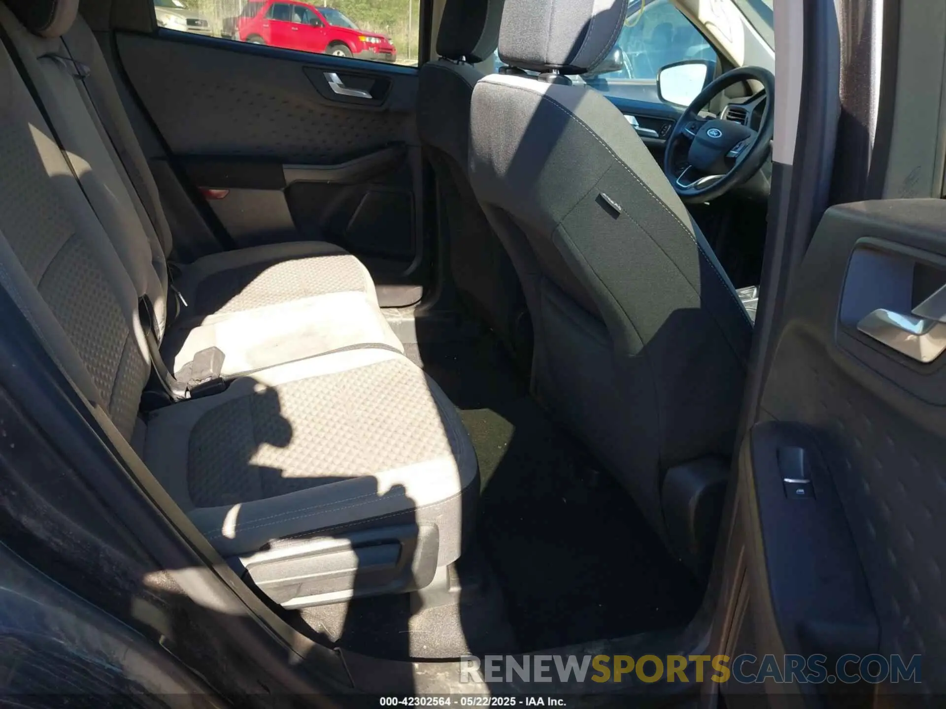 8 Photograph of a damaged car 1FMCU9G63LUC13520 FORD ESCAPE 2020