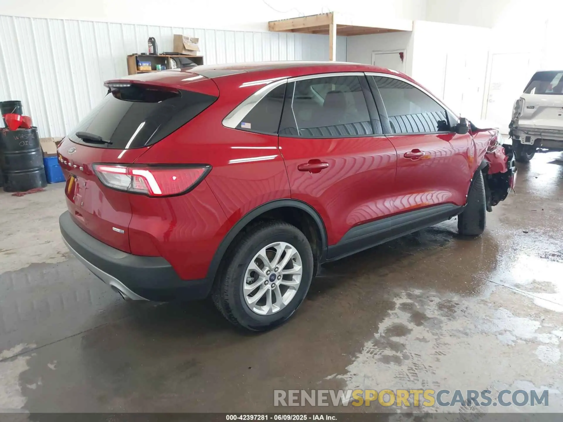 4 Photograph of a damaged car 1FMCU9G63LUC24081 FORD ESCAPE 2020