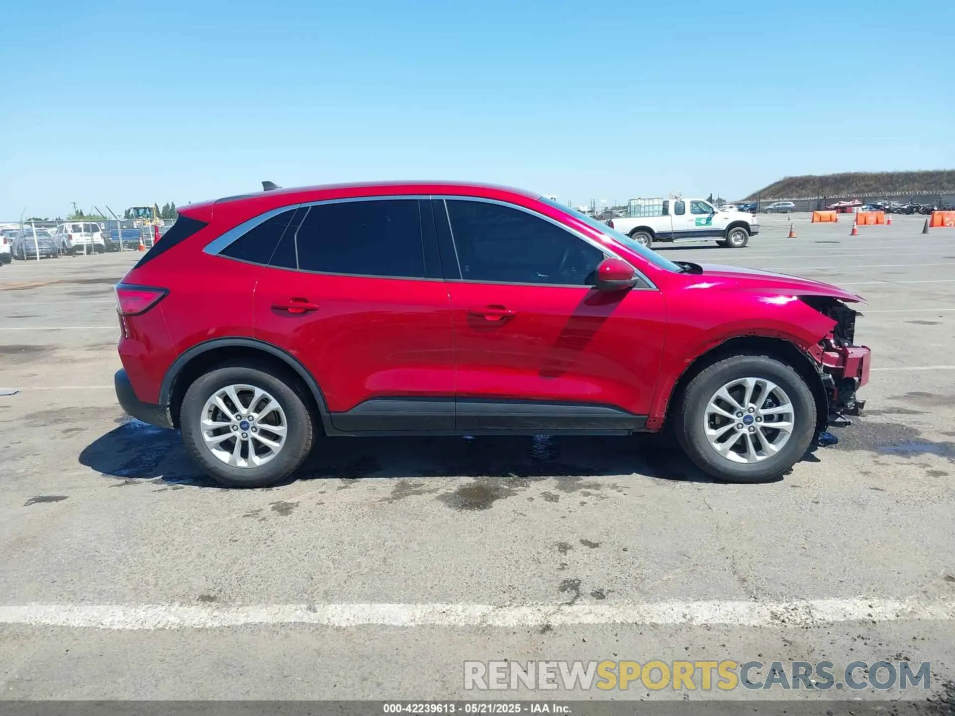14 Photograph of a damaged car 1FMCU9G63LUC69215 FORD ESCAPE 2020