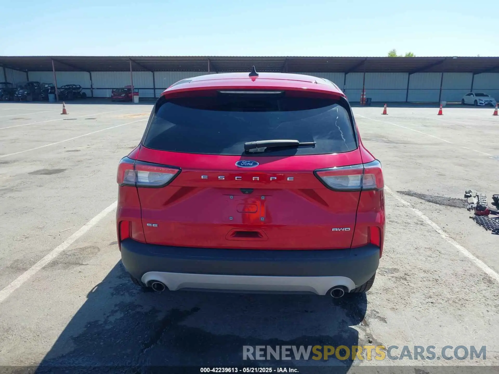 17 Photograph of a damaged car 1FMCU9G63LUC69215 FORD ESCAPE 2020