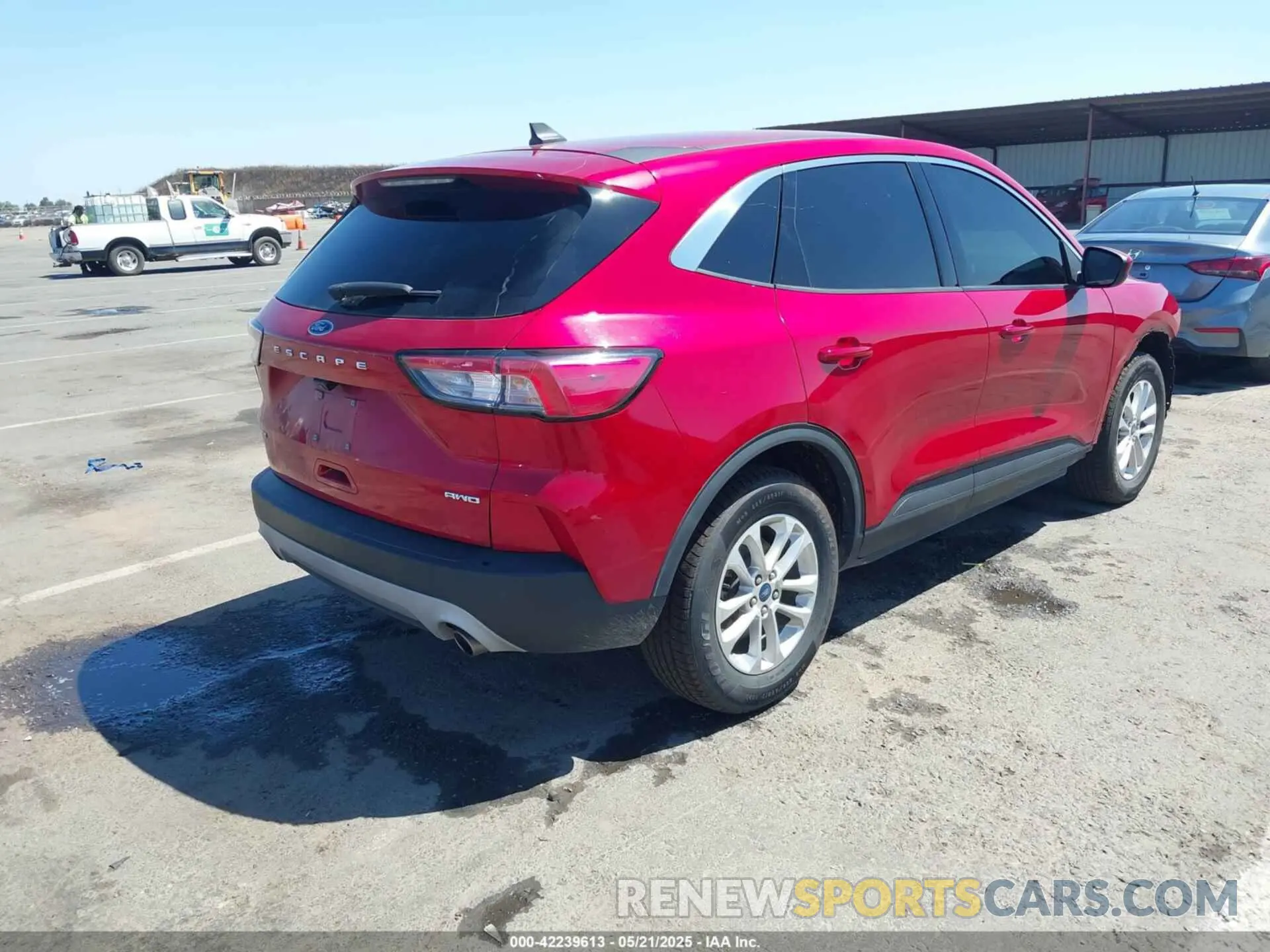 4 Photograph of a damaged car 1FMCU9G63LUC69215 FORD ESCAPE 2020