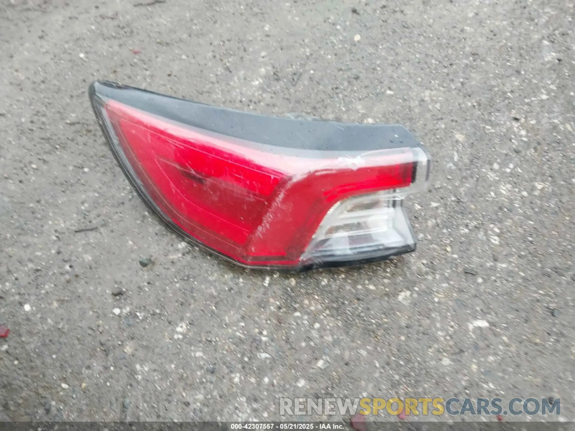 12 Photograph of a damaged car 1FMCU9G64LUA25167 FORD ESCAPE 2020