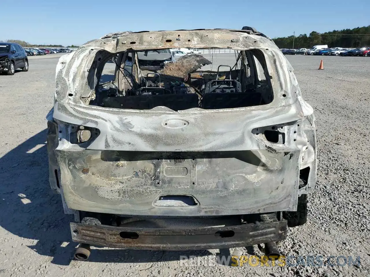 6 Photograph of a damaged car 1FMCU9G64LUA69587 FORD ESCAPE 2020