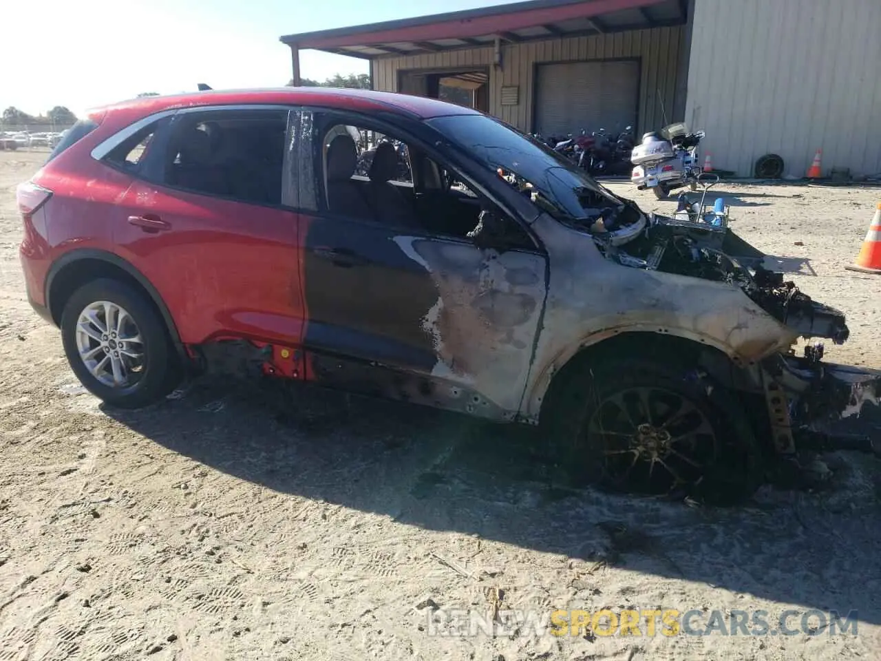 4 Photograph of a damaged car 1FMCU9G64LUA95347 FORD ESCAPE 2020