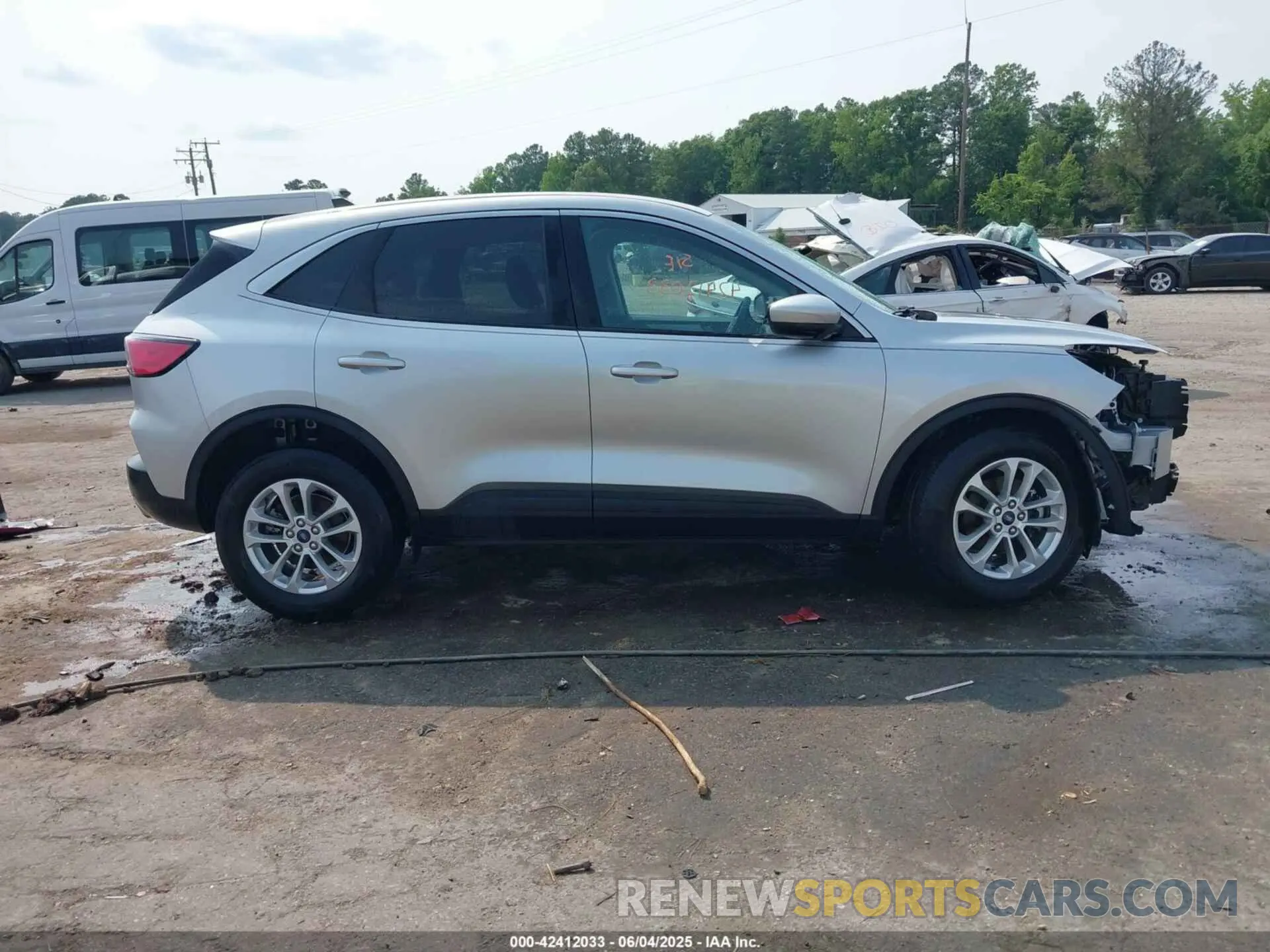 14 Photograph of a damaged car 1FMCU9G64LUC57090 FORD ESCAPE 2020
