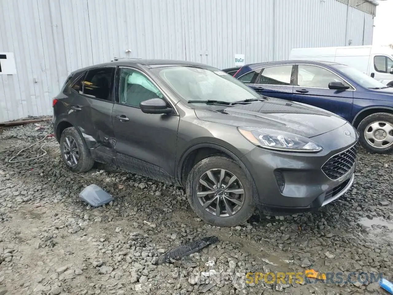4 Photograph of a damaged car 1FMCU9G65LUA04361 FORD ESCAPE 2020