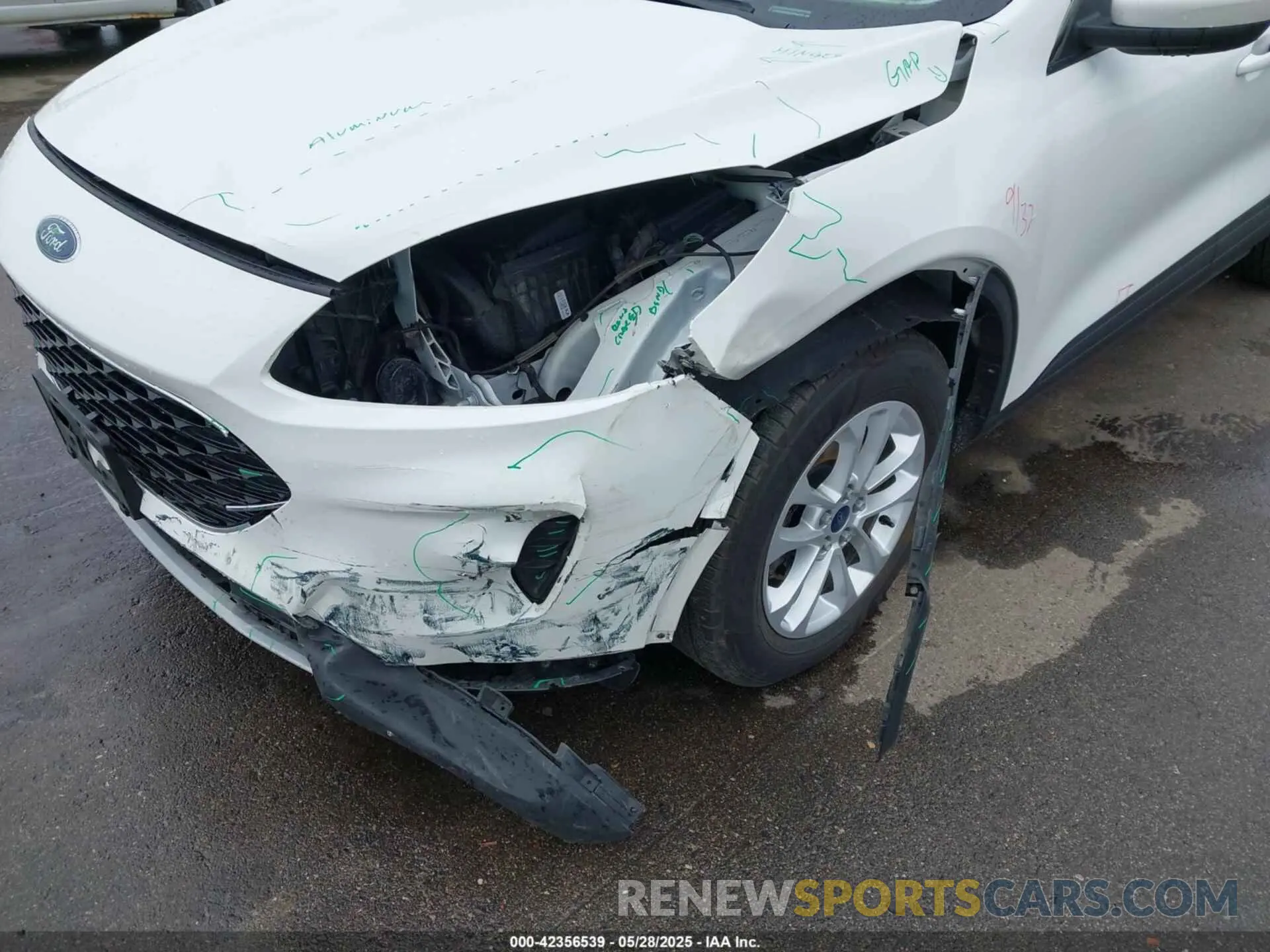 6 Photograph of a damaged car 1FMCU9G65LUA84132 FORD ESCAPE 2020