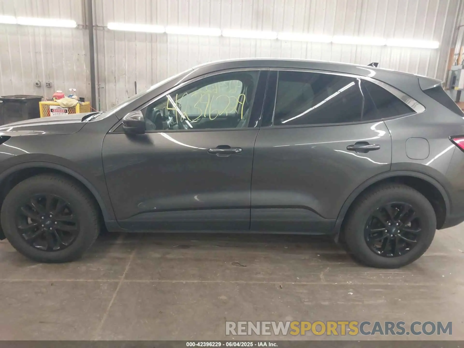15 Photograph of a damaged car 1FMCU9G65LUA99617 FORD ESCAPE 2020
