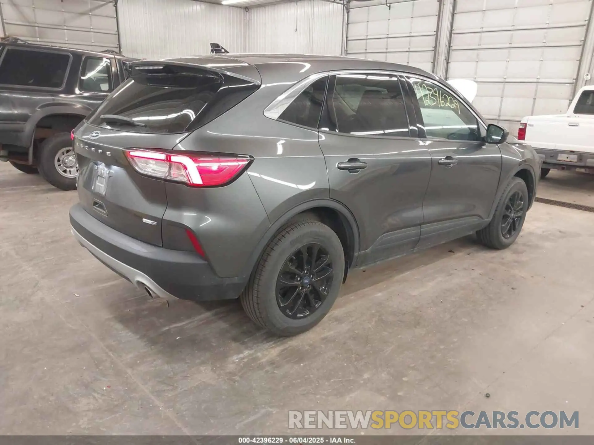 4 Photograph of a damaged car 1FMCU9G65LUA99617 FORD ESCAPE 2020