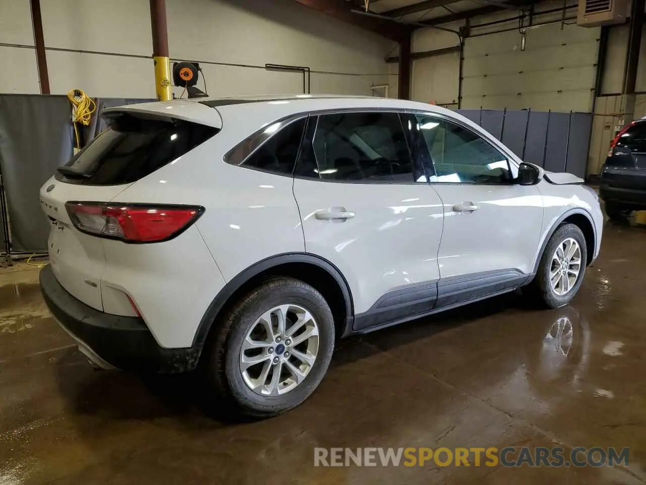 3 Photograph of a damaged car 1FMCU9G65LUB37704 FORD ESCAPE 2020