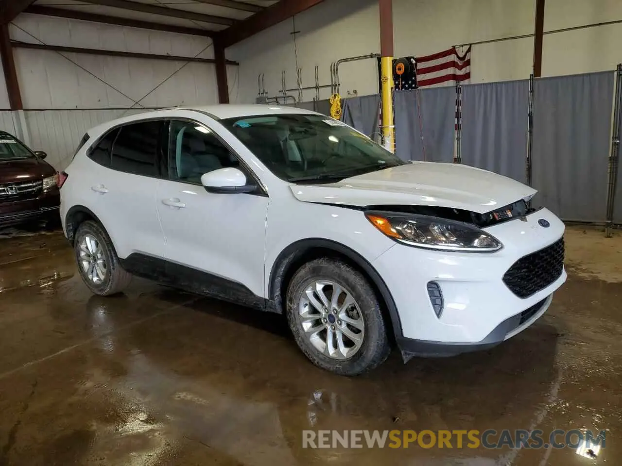 4 Photograph of a damaged car 1FMCU9G65LUB37704 FORD ESCAPE 2020