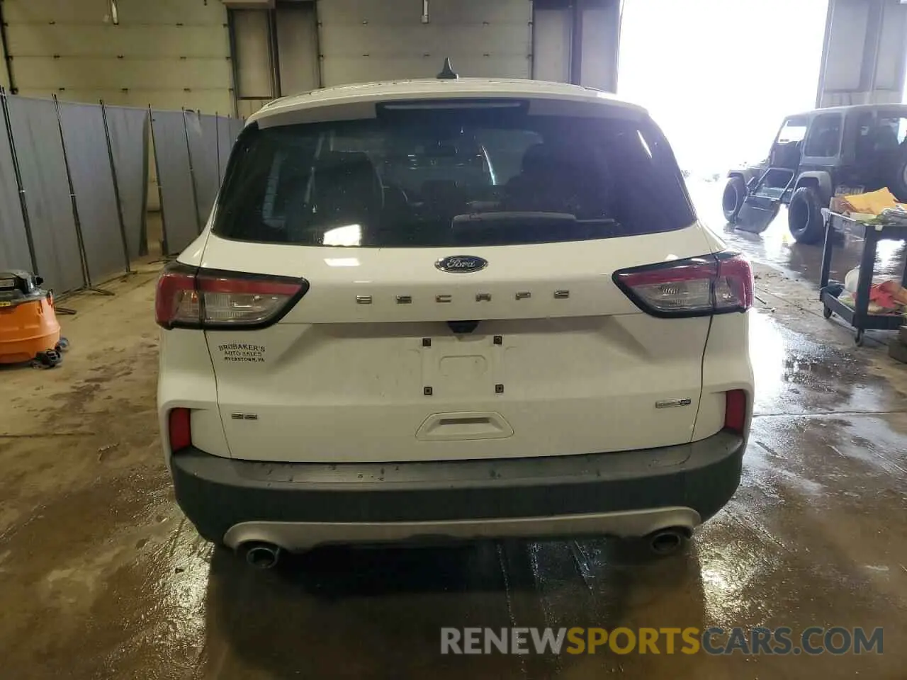 6 Photograph of a damaged car 1FMCU9G65LUB37704 FORD ESCAPE 2020